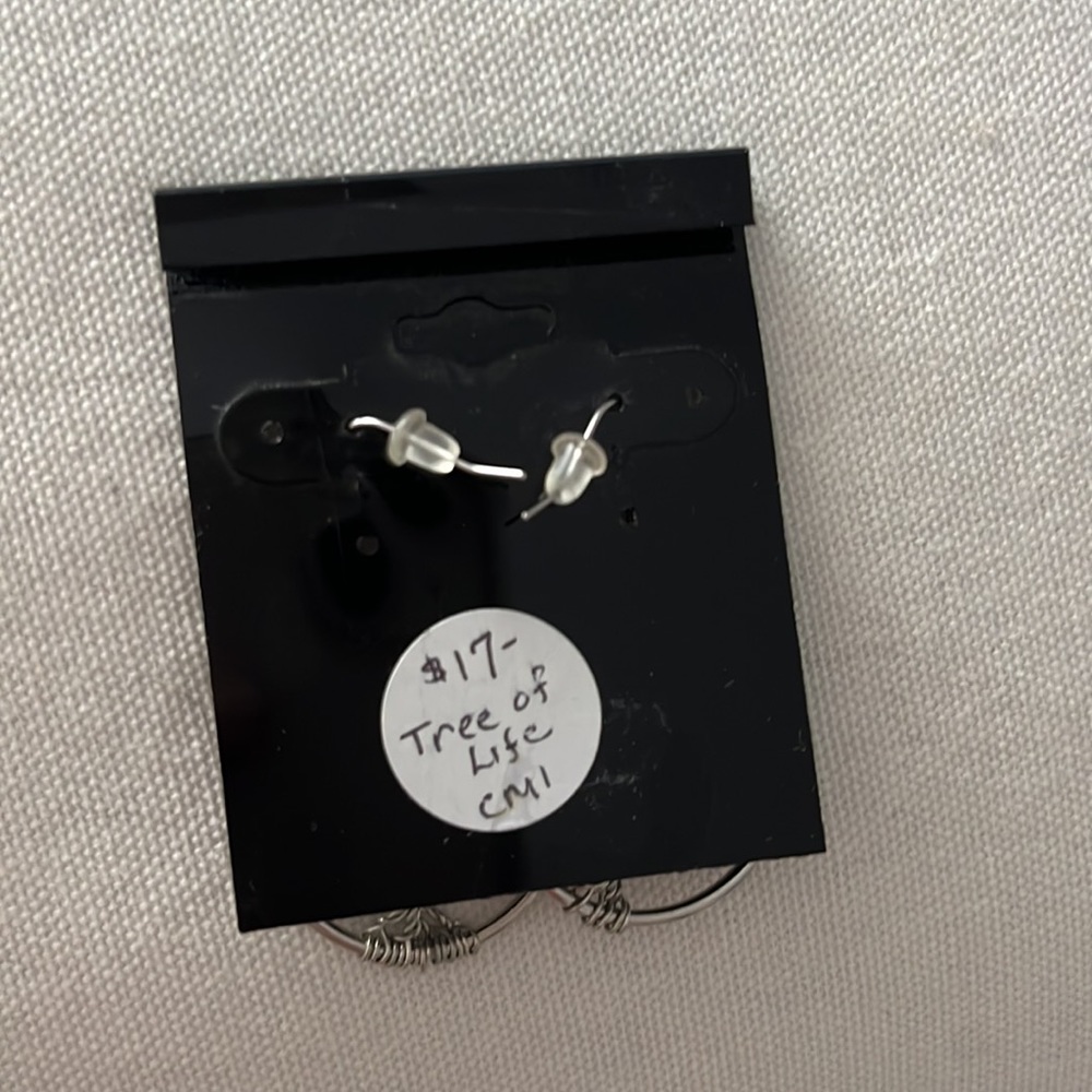 Jewels - Picture 3 of 3